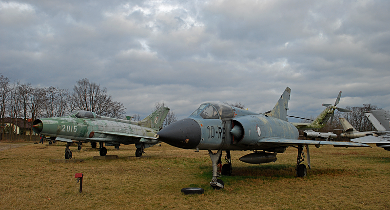 24_Muzeum Lublinek_MiG-21F-13_Dassault Mirage III.JPG